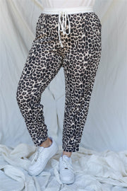 Plus Brown Leopard Print Two Pocket Joggers Pants (Plus Size)