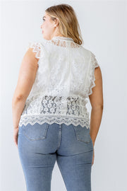 Plus Cotton Floral Lace Embroidery Detail Top (Plus Size)